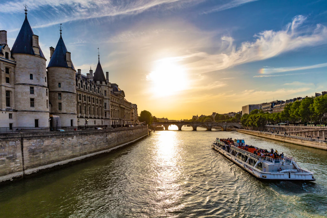 Seine River Sightseeing Cruise by Bateaux Mouches